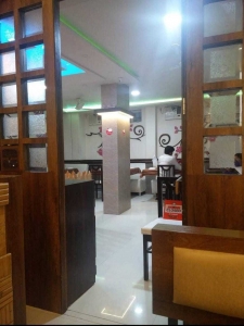 Ready set up restaurant,  veg n non veg on rent